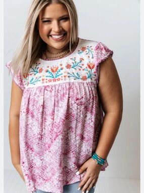 Sold-Similar Items In Closet!
Savanna Jane Embroidered Boho Top Medium Pink